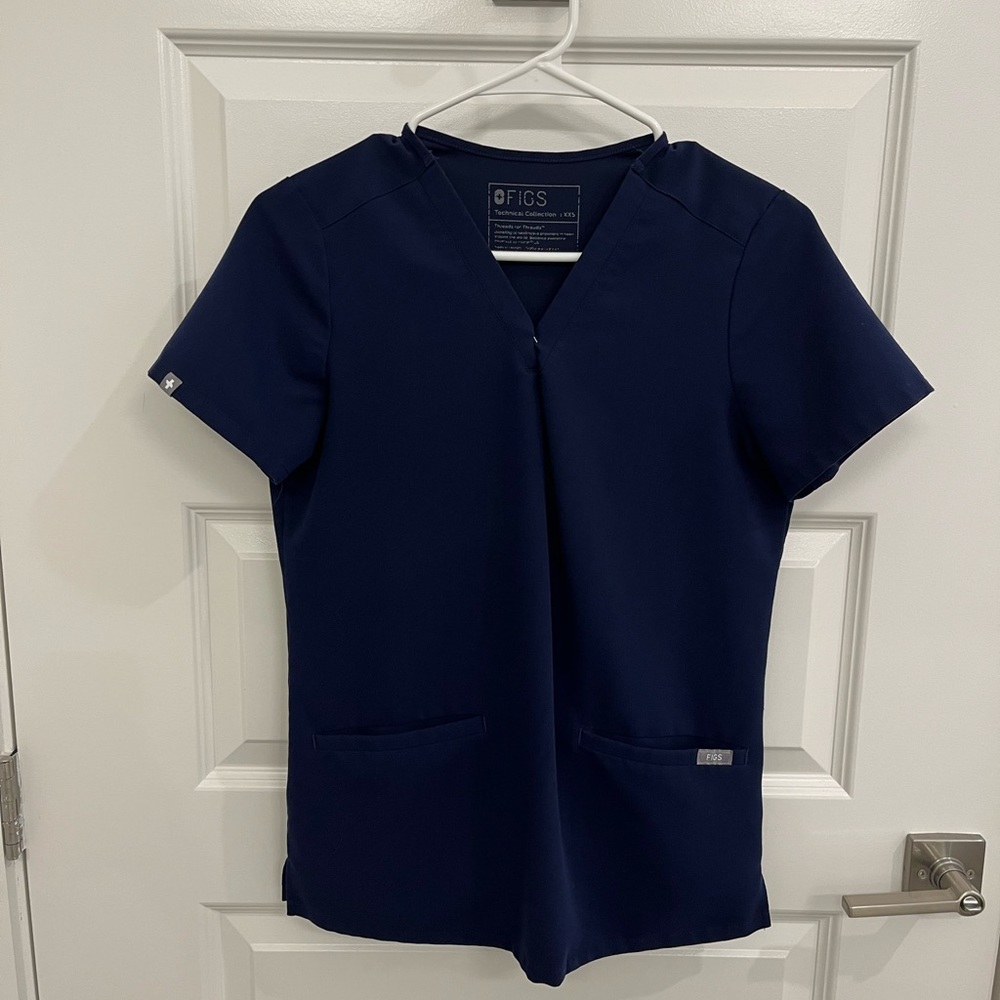 Figs - casma three pocket scrub top. Size XXS petite. Navy blue. Used.